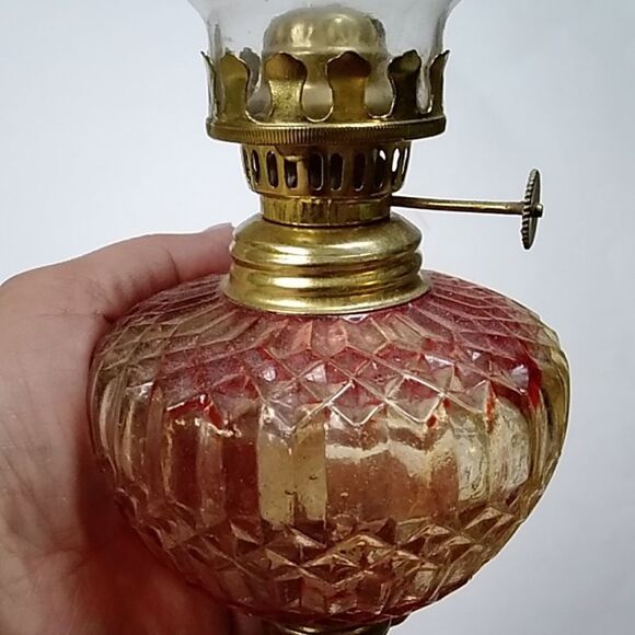 Vintage Red White Gold Oil Glass Lamp - Picture 9 of 9